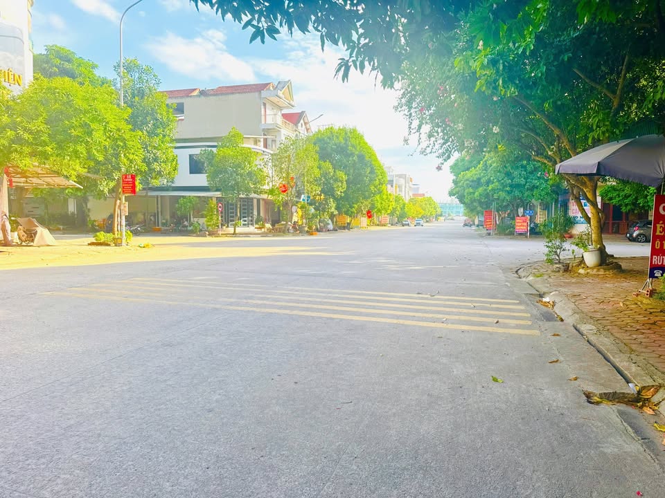 Nhà 5 tầng mặt tiền 5m đường Hùng Quốc Vương Việt Trì 79m² - Vị trí kinh doanh sầm uất!