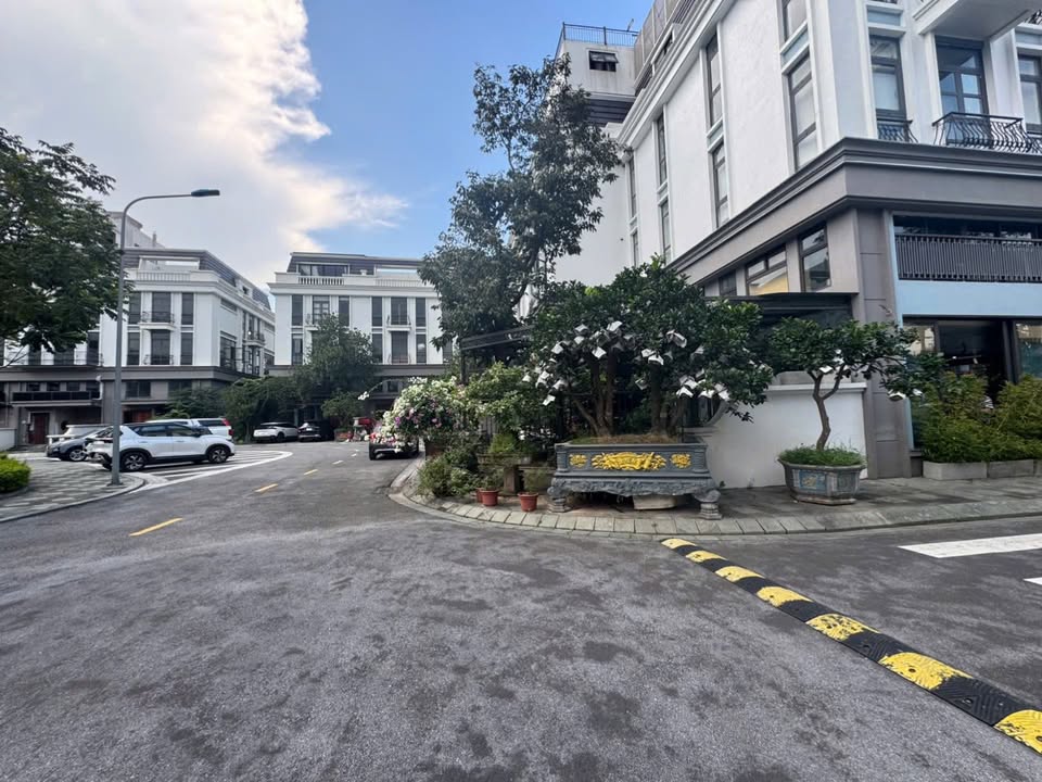 Biệt thự liền kề Thạch Bàn Garden City 128m² giá thỏa thuận - Không gian sống đẳng cấp!