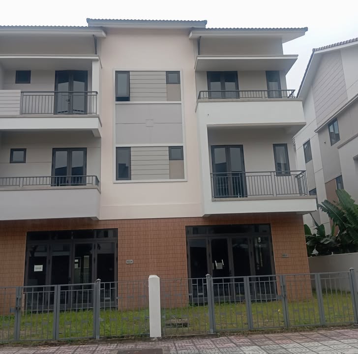 Shophouse góc xẻ khe Centa Riverside 170m² giá 9.999 tỷ - Cơ hội hiếm có!