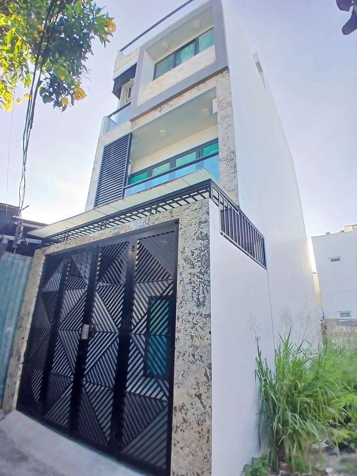 Nhà 3 tầng 1 tum tại Nha Trang 55m² giá 4.5 tỷ - Đầu tư sinh lời hấp dẫn!