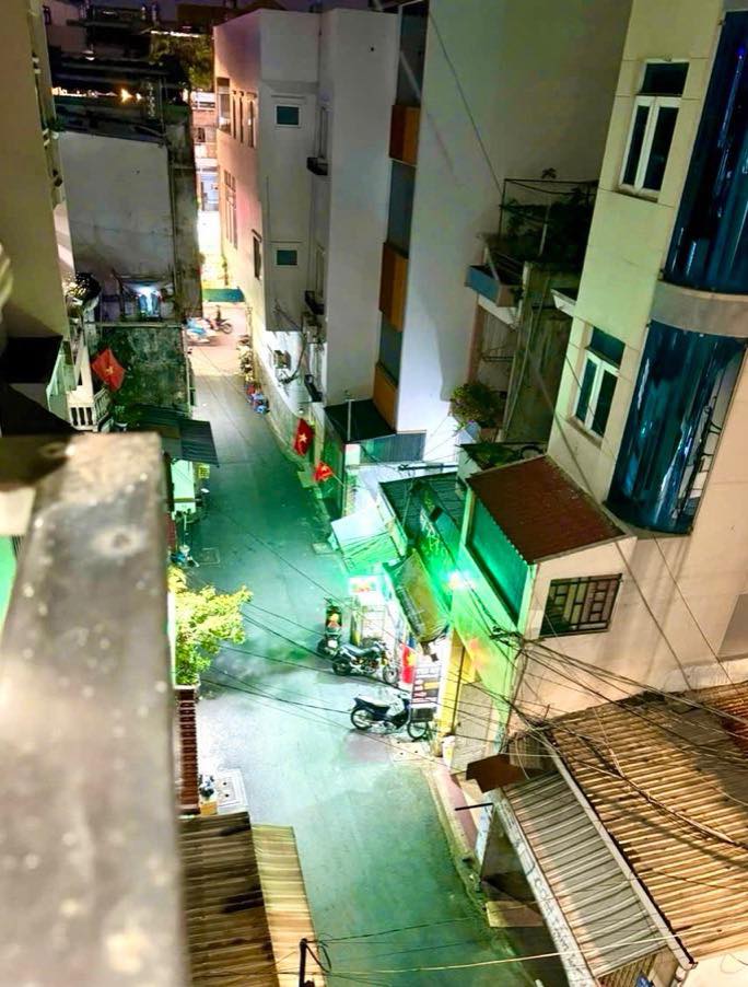 Nhà 4 Tầng Đường Cách Mạng Tháng 8, Tân Bình 60m² giá 10.5 tỷ - Ô tô vào nhà!