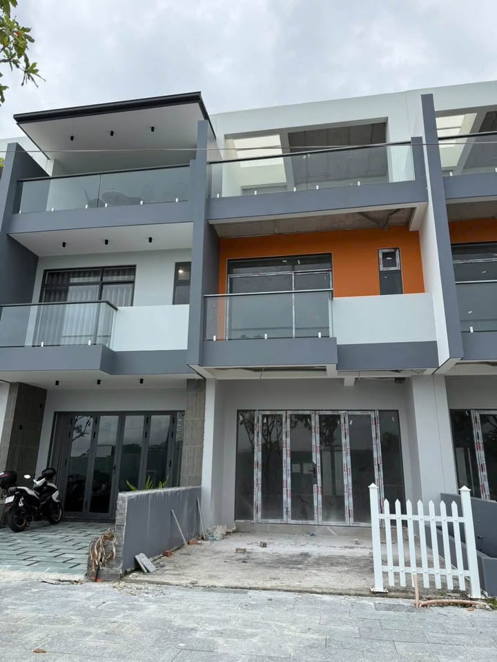 Nhà mặt tiền đường Gói 8 Mỹ Gia 100m² giá 7.4 tỷ - Vừa ở vừa kinh doanh!