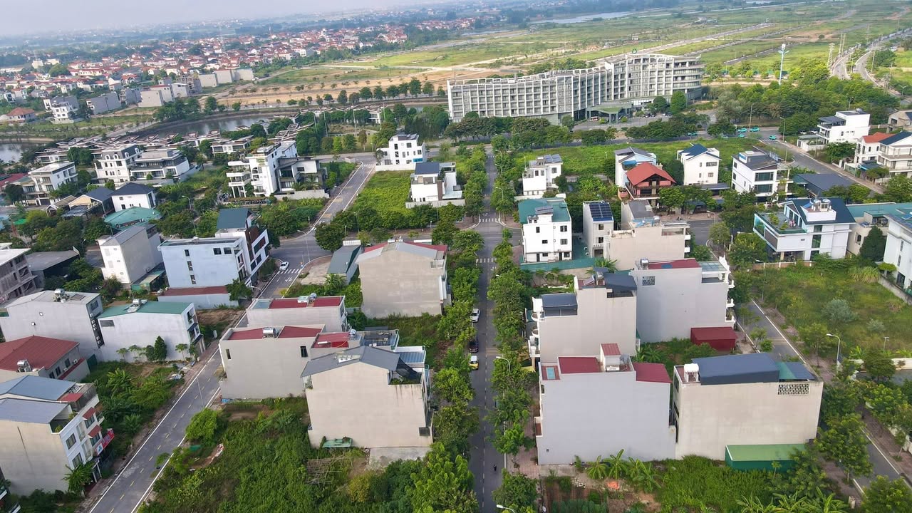 Đất nền KĐT Nam Vĩnh Yên 100m² giá 4 tỷ - Vị trí đắc địa gần đường lớn!