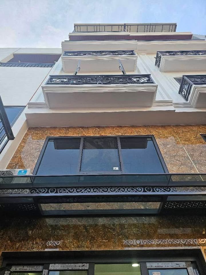 Nhà 6 tầng tại Giáp Nhị, Thịnh Liệt, 50m² - Sổ đỏ chính chủ, ô tô đỗ cửa!