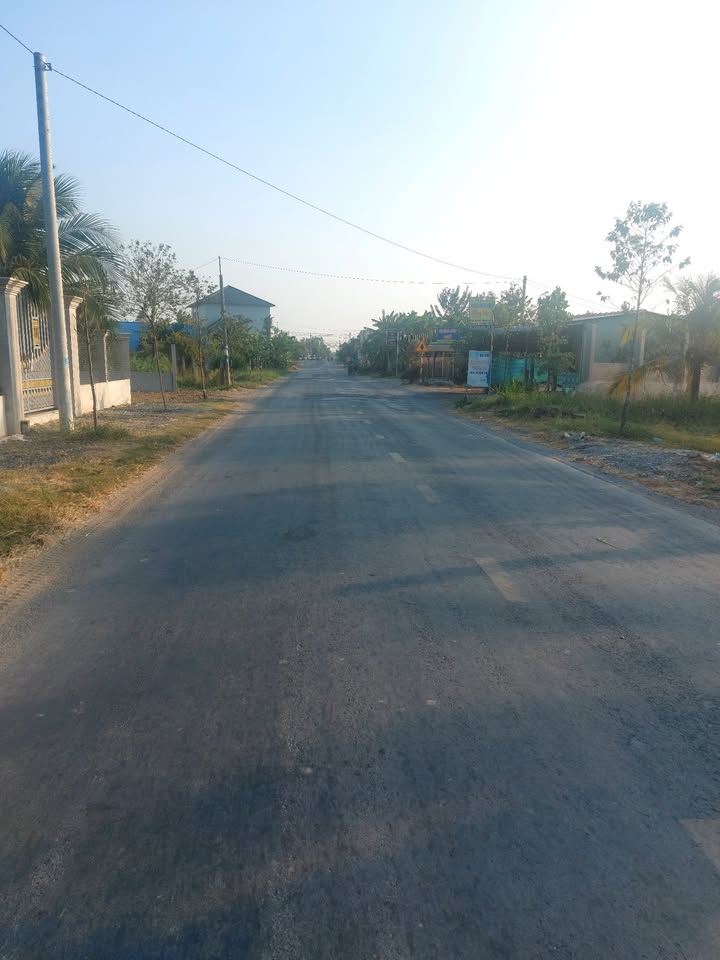 Đất nền Bến Tre 1900m² giá thương lượng - Mặt tiền đường Bắc Nam rộng rãi!