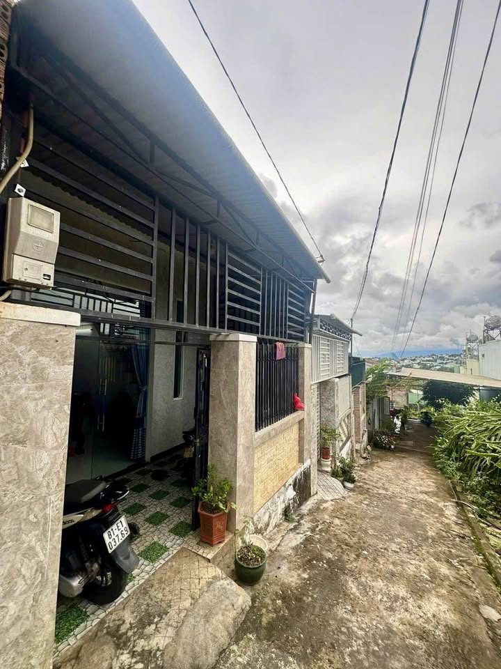 Nhà hẻm Nguyễn Văn Cừ, Pleiku 70m² giá 1.2 tỷ - Sổ hồng chính chủ, thương lượng mạnh!