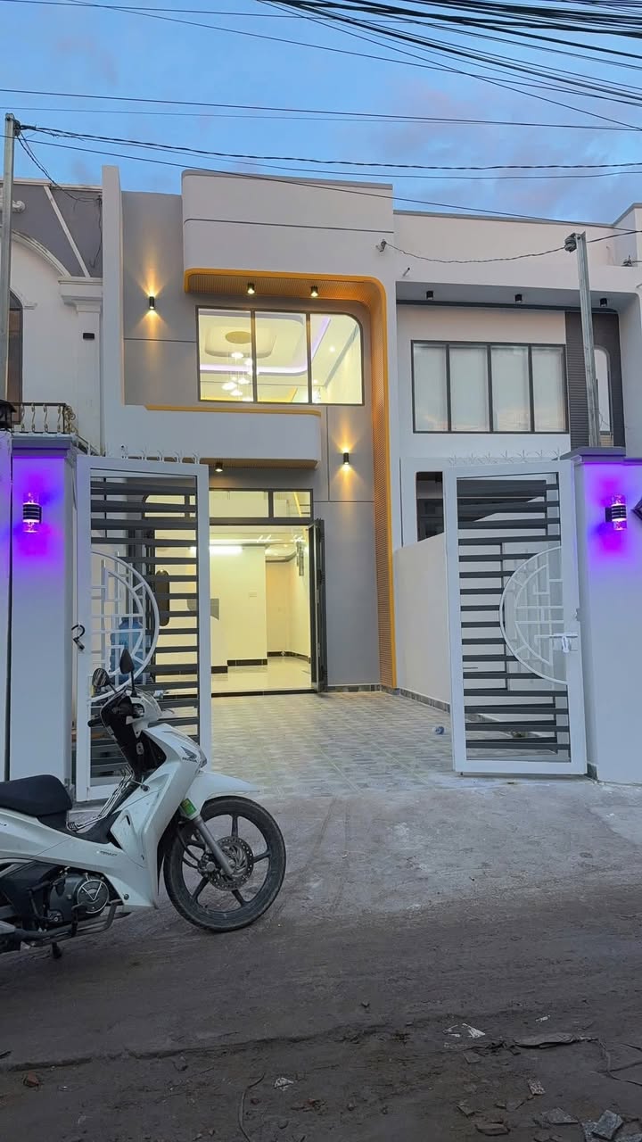 Nhà phố phường Đông Thành, 69m² giá 1.35 tỷ - Chính chủ bán gấp!