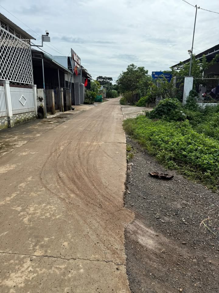Lô đất 2 mặt tiền tại Cư Huê, Ea Kar 330m² giá 1 tỷ - Cơ hội đầu tư tuyệt vời!