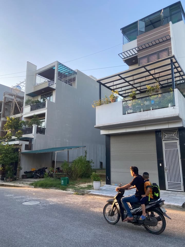 Đất nền An Hưng 100m² giá 4 tỷ - Sổ đỏ chính chủ, xây dựng tự do!