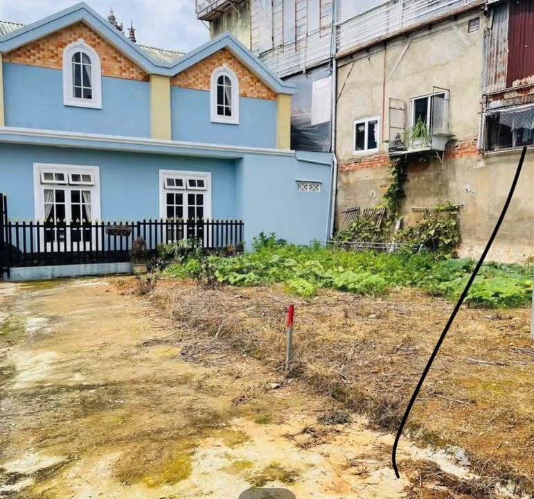 Bán lô đất sổ riêng xây dựng tại Trại Mát, Đà Lạt - Giá 1.75 tỷ, hướng Đông!