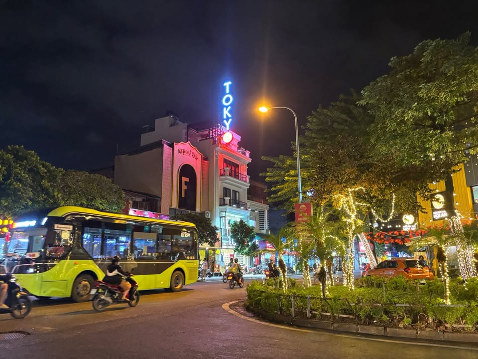 Nhà mặt phố Sài Đồng, Long Biên, 169m² - Vị trí đắc địa, giá hợp lý!