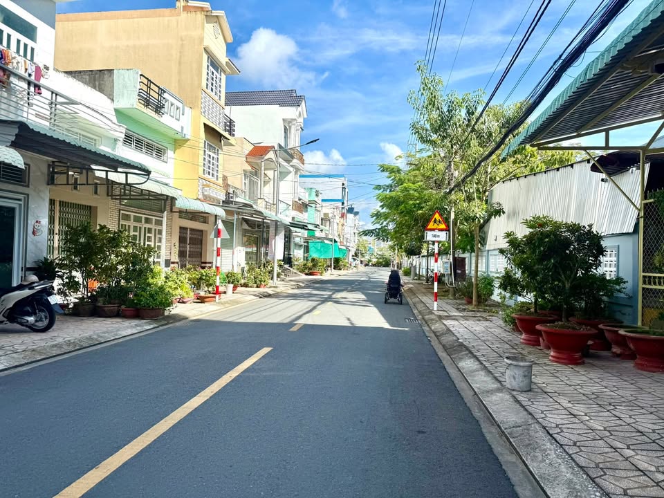 Nhà cấp 4 mặt tiền đường Đắc Nhẫn, 48m² giá 1 tỷ - An ninh tốt, tiện ích đầy đủ!