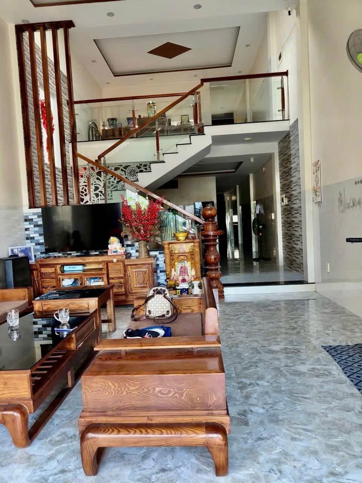 Nhà đẹp phường Trương Quang Trọng 118m² giá 1.55 tỷ - Sẵn sàng vào ở ngay!