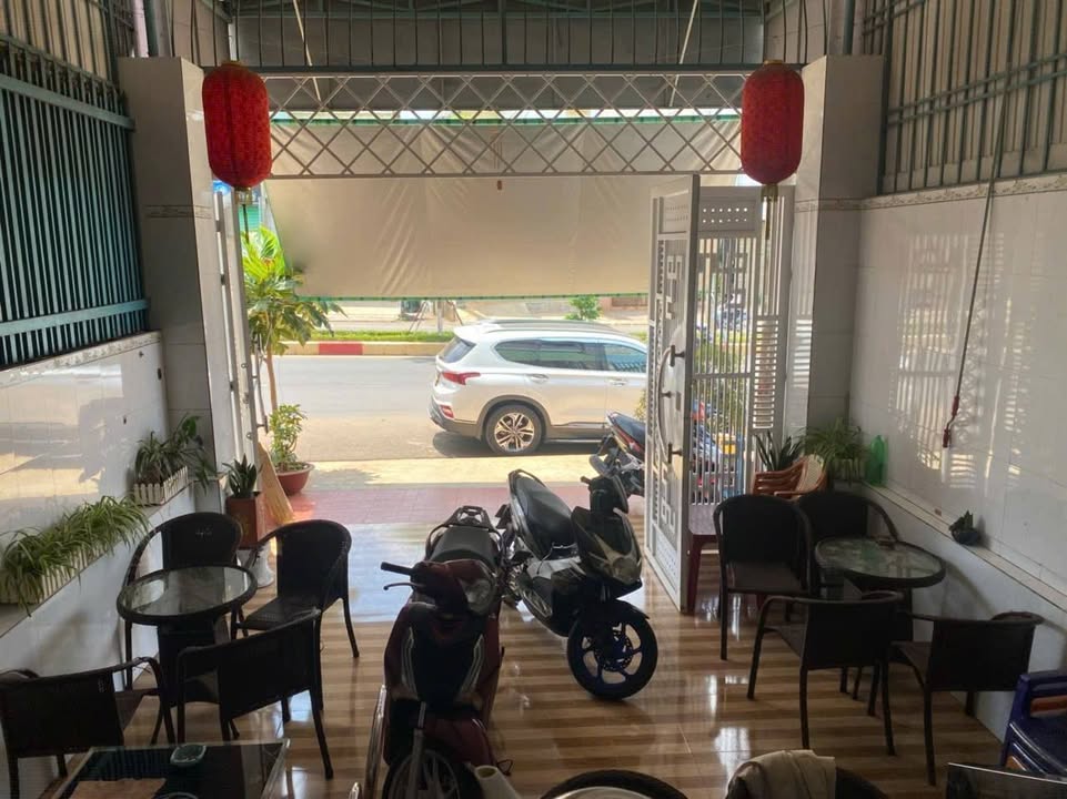 Nhà mặt tiền Lý Thái Tổ, Pleiku 83m² giá 5 tỷ - Chính chủ bán gấp!