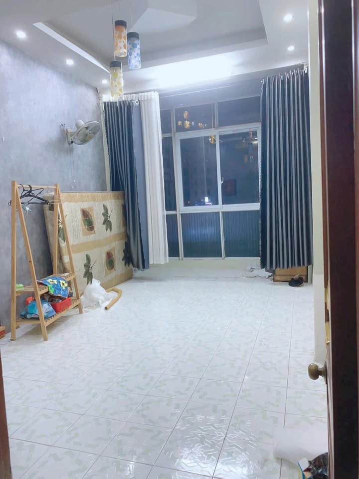 Nhà cho thuê 4 tầng Ngõ 1/2 Định Công 30m² - Giá 7 triệu, ô tô đỗ gần