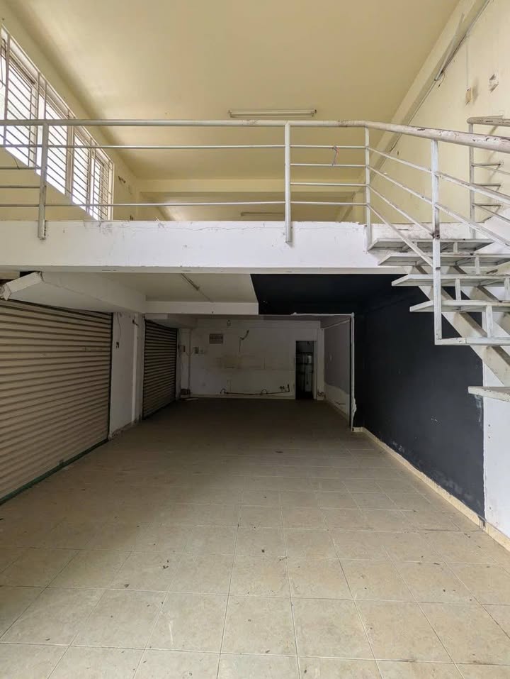 Cho thuê nhà góc 1 trệt, 1 lửng tại Quận 7 - Diện tích 110m² chỉ 16 triệu/tháng!