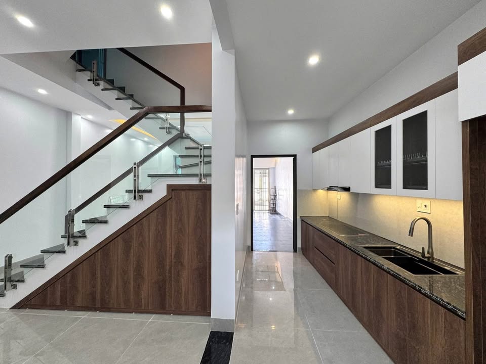 Nhà 2 tầng Ngọc Mai, Quảng Thành 90.6m² giá 3.6 tỷ - Ô tô đậu thoải mái!