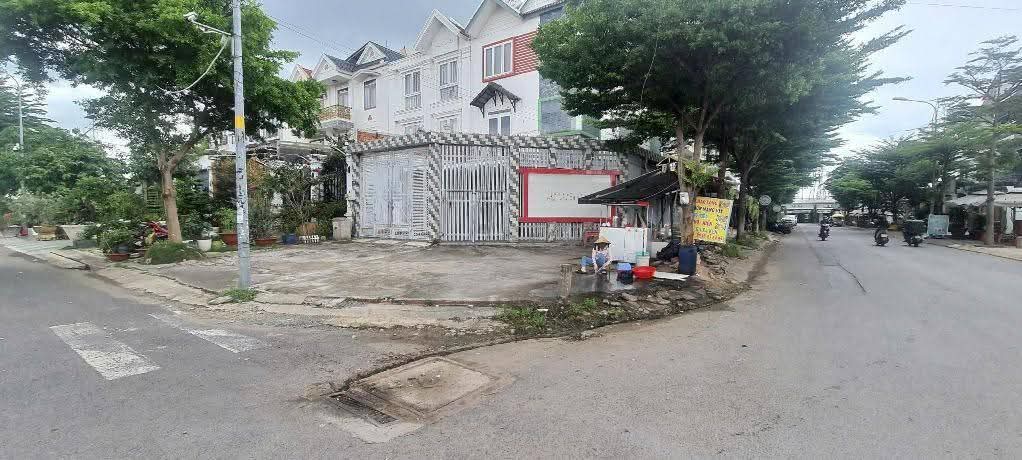 Cho thuê nhà góc 2 mặt tiền Bình Trị Đông 200m² giá 40 triệu - Phù hợp với kinh doanh!