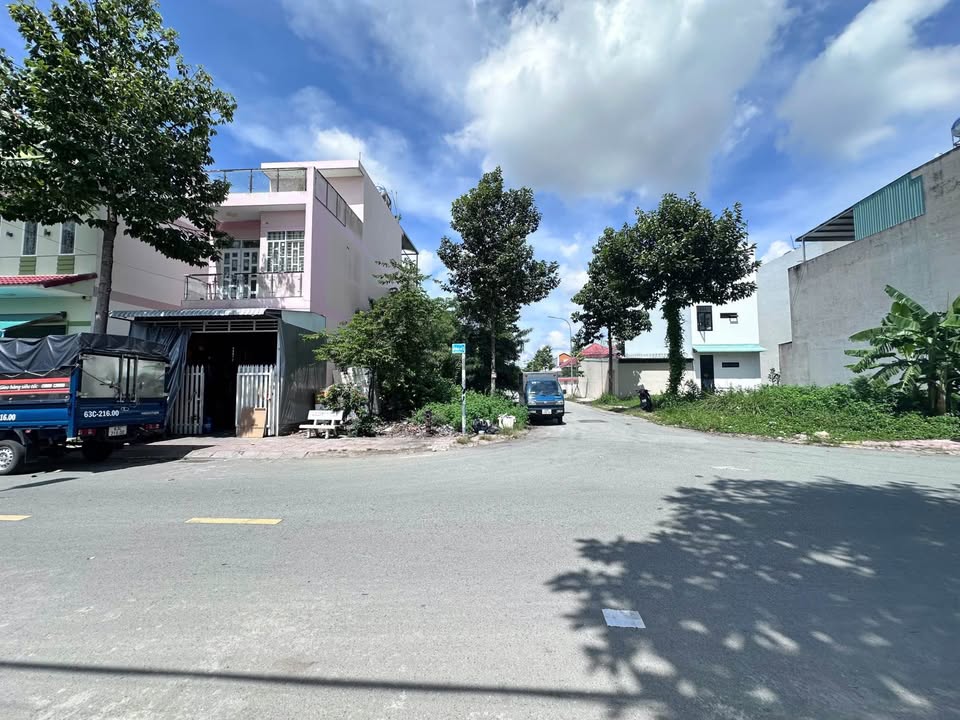 Đất nền lô góc 2 mặt tiền tại khu dân cư Cầu Bần, TP. Mỹ Tho - 4.6 tỷ, thuận tiện kinh doanh!