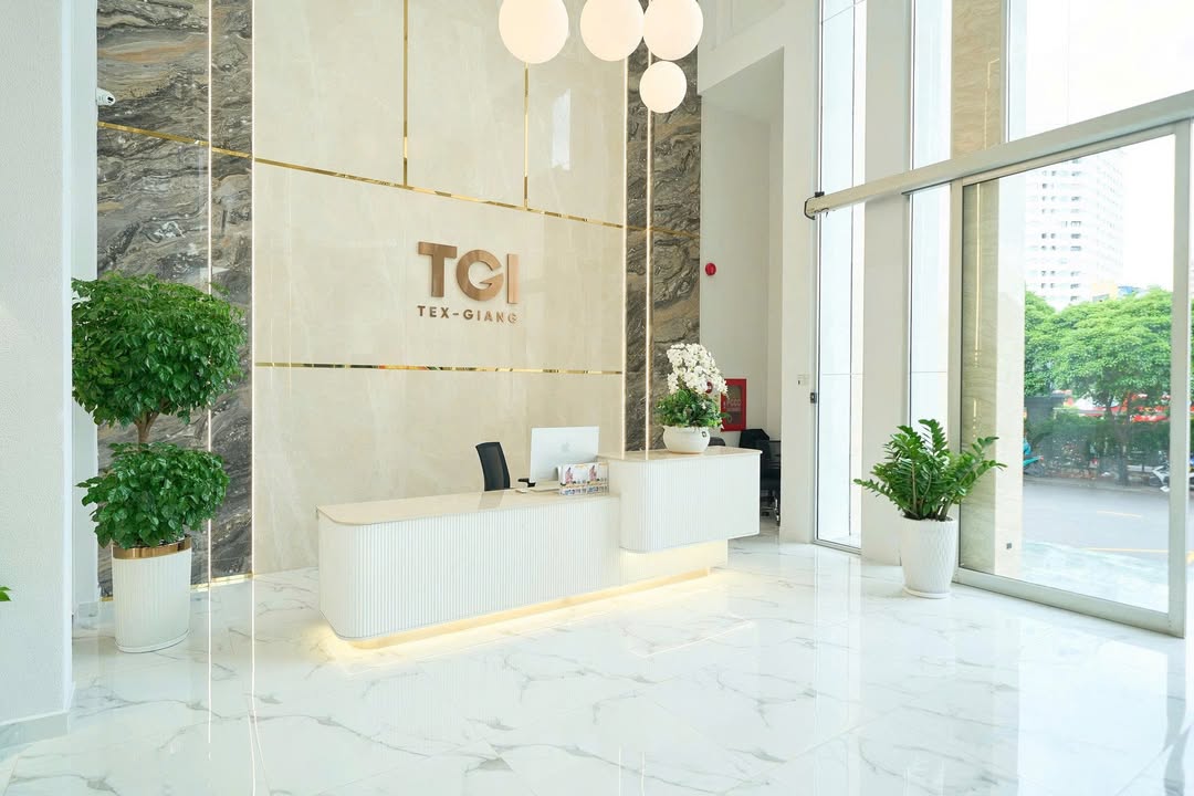 Văn phòng cho thuê TGI Building 208 Nguyễn Trãi 345m² - Kiến trúc Tân cổ điển sang trọng!