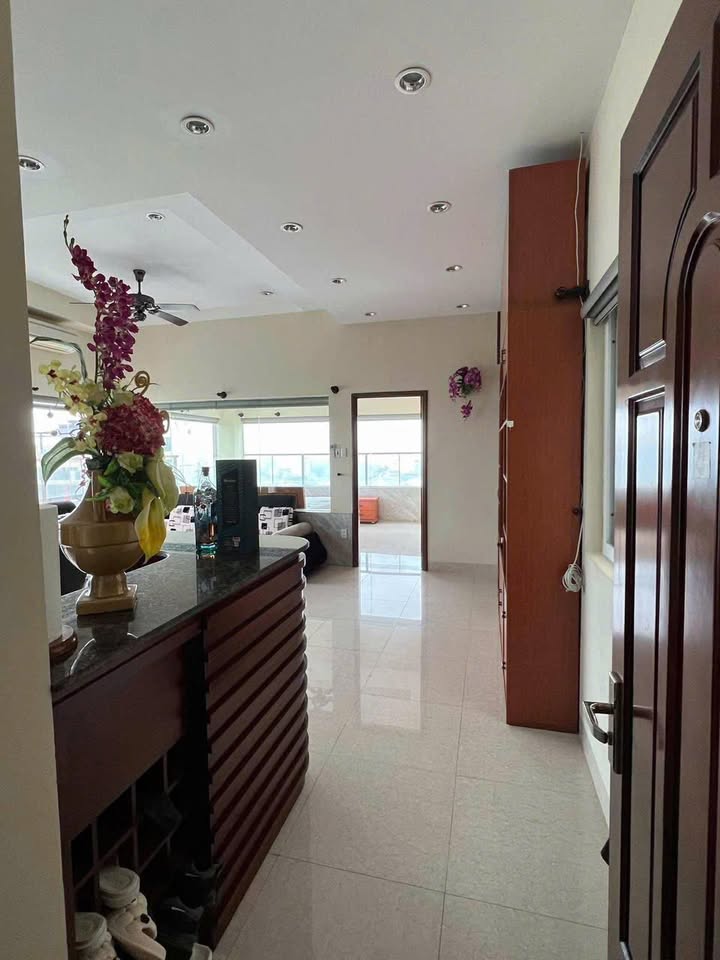 Căn hộ chung cư cao cấp 106m² Nguyễn Xuân Khoát giá 18 triệu - Dọn vào ở ngay!