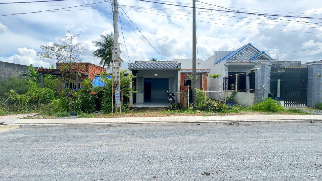 Nhà cấp 4 Hòa Khánh Đông, Đức Hòa, Long An 120m² giá 1.5 tỷ - Sổ hồng riêng, chính chủ bán gấp!