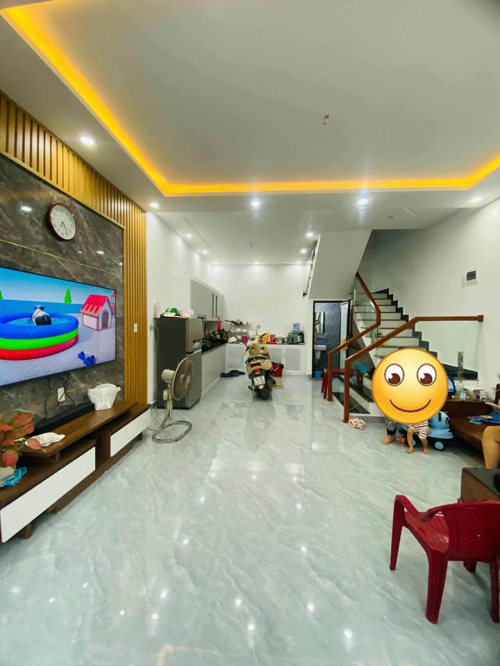 Nhà 3 tầng Tràng Cát 43m² giá 2.3 tỷ - Sẵn sàng vào ở ngay!