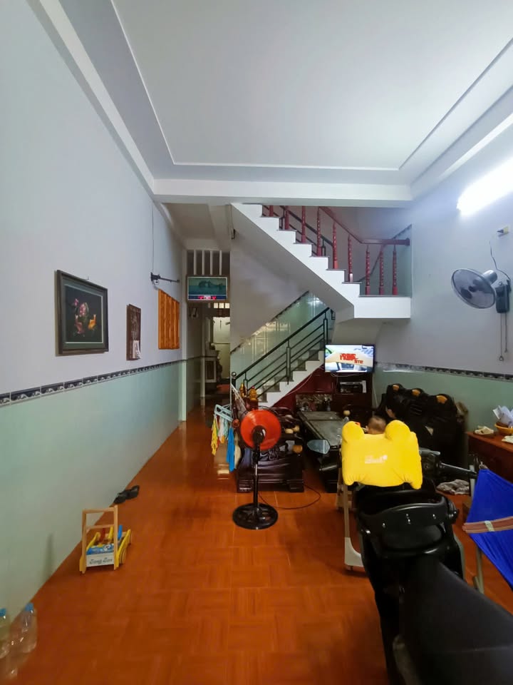 Nhà hẻm ô tô đậu đỗ Tô Hiến Thành, Quy Nhơn 68.4m² giá 3.9 tỷ - Vị trí trung tâm thuận tiện!