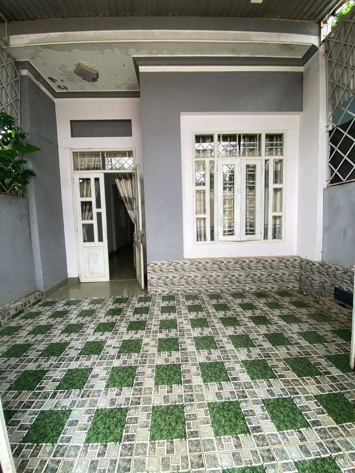 Nhà mặt tiền A10 Buôn Ma Thuột 100m² giá chỉ 3.25 tỷ - Cơ hội vàng cho nhà đầu tư!