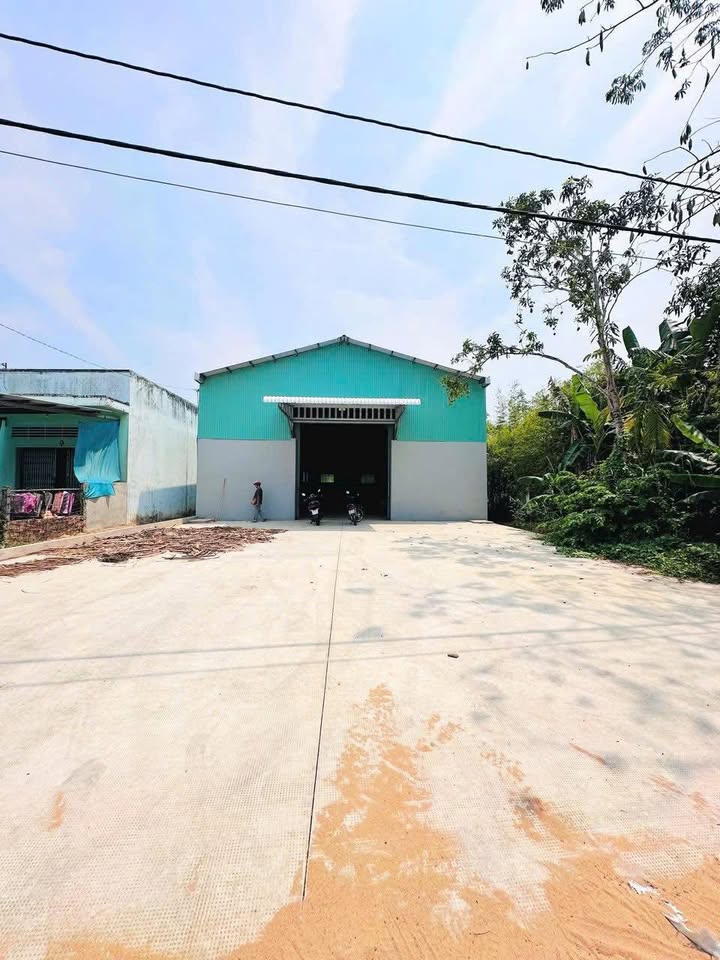 Kho cho thuê mặt tiền đường Nguyễn Chí Thanh, 660m² giá 15 triệu - Phù hợp làm xưởng sản xuất!