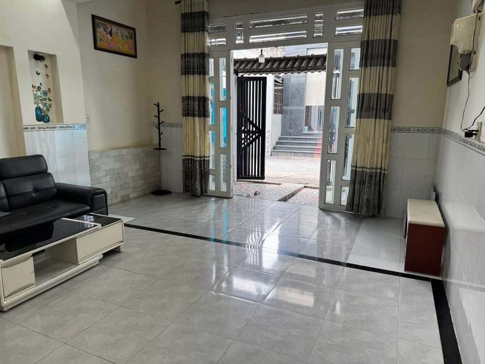 Nhà cho thuê trệt lửng KDC Tổ 10 Hạnh Phúc, Bình Thủy 115m² giá 7 triệu - Nội thất đầy đủ, vào ở ngay!
