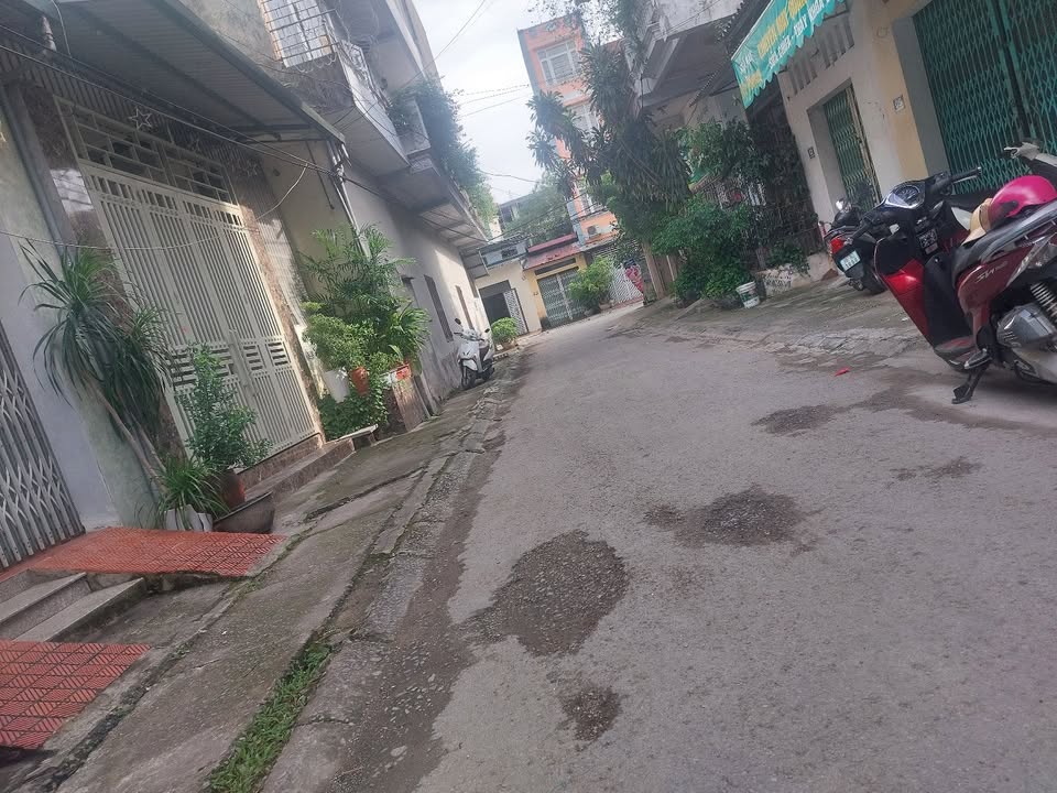 Đất tặng nhà cấp 4 phường Đông Vệ, Thanh Hóa 73m² giá chỉ 2 tỷ - Đầu tư sinh lời ngay!