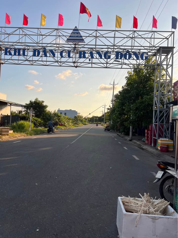 Nhà cấp 4 đẹp quận Hàm Thuận Bắc 102m² giá 1.55 tỷ - Sổ hồng chính chủ, xây thêm lầu thoải mái!