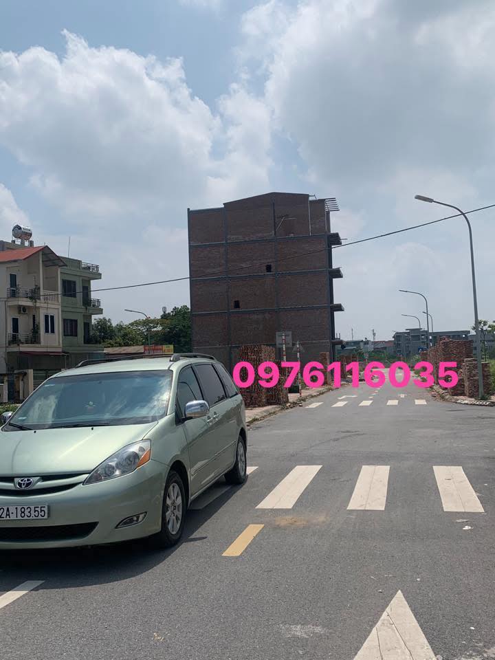 Đất 2 mặt đường Cự Khối Long Biên 65m² giá 8.5 tỷ - View sân nhà văn hóa