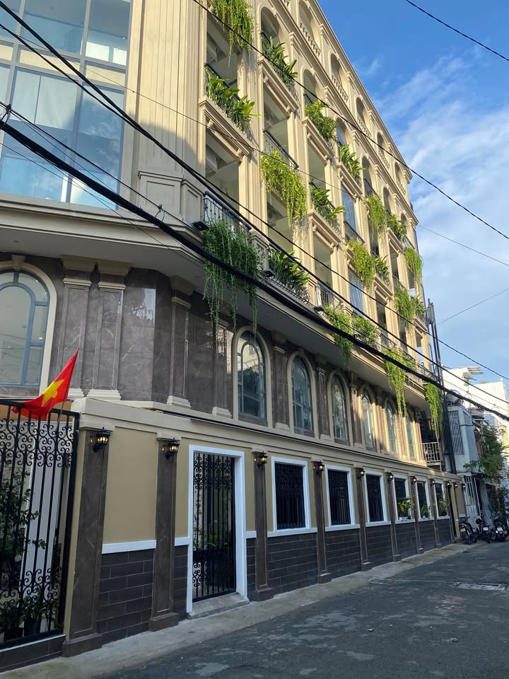 Khách sạn 6 tầng 174m² giá 39.9 tỷ - Hẻm xe hơi 7m Tân Phú