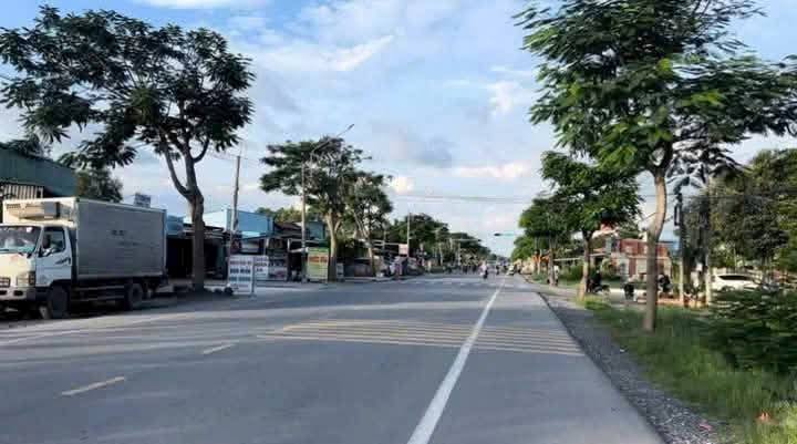 Warehouse mặt tiền Quốc lộ 50, Long An 407m² giá chỉ 8 tỷ - Cơ hội đầu tư vàng!