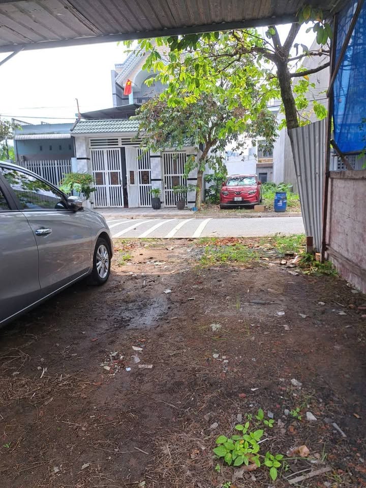 Nhà mái thái 100m² khu tái định cư Đồng Chàm Dĩ An - Tiện ích vượt trội, chỉ 4.9 tỷ!