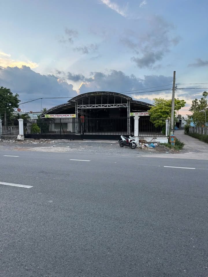 Kho cho thuê đường QL1A Cái Bè 1400m² giá 60 triệu - Đầu tư sinh lời ngay!