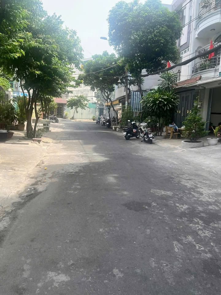 Nhà mặt tiền 24B, Bình Tân 80m² giá 10.5 tỷ - Đầu tư sinh lời ngay!