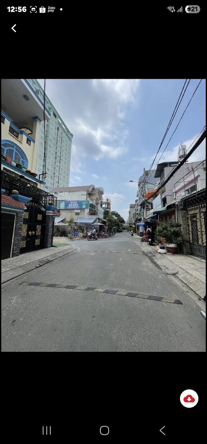 Nhà bán Hiệp Tân, Quận Tân Phú, 34m² giá 4 tỷ - Ô tô đỗ cửa, vị trí trung tâm!