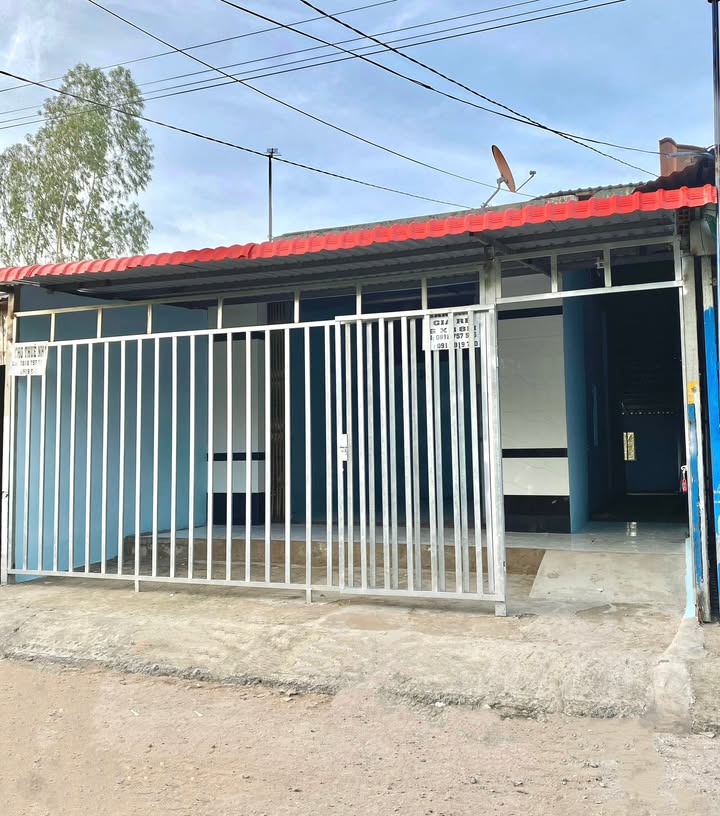 Nhà chính chủ mặt tiền đường 819, 108m² giá 550 triệu - Sẵn sàng vào ở!