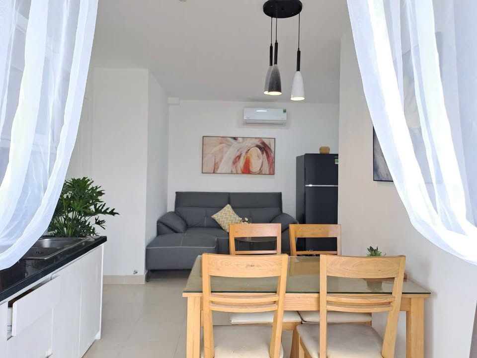 Penthouse sân vườn 2PN 2WC tại Hai Bà Trưng Q3 - Full nội thất cao cấp, giá thỏa thuận!