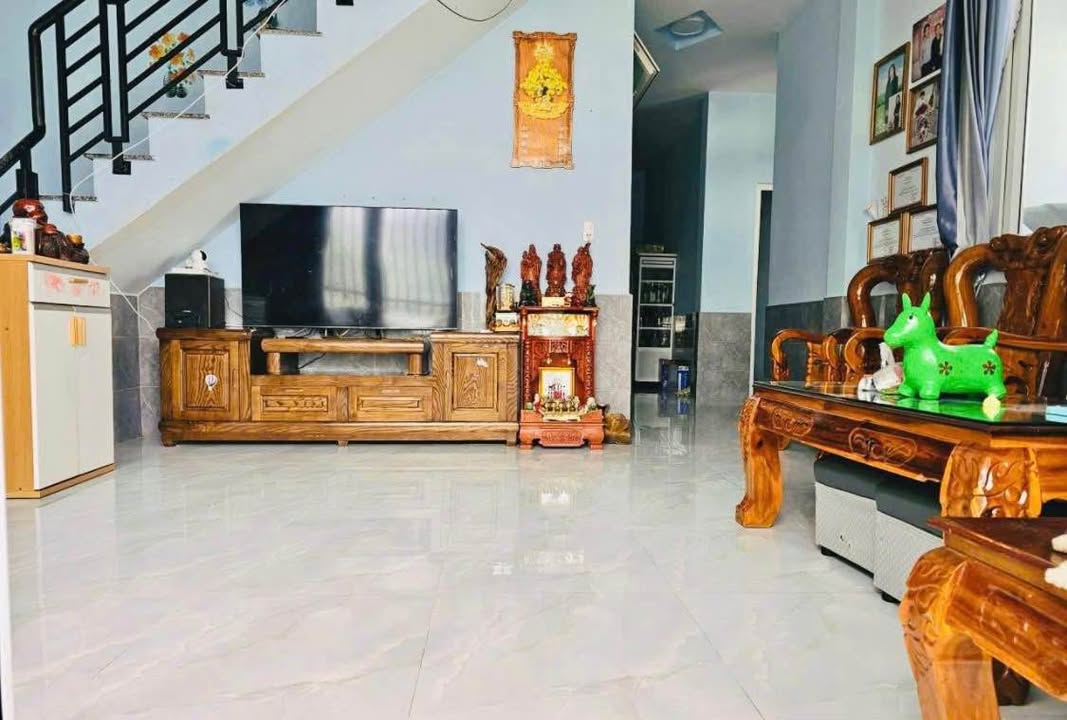 Nhà phố Đà Lạt 150m² giá 3.5 tỷ - Sân rộng ô tô thoải mái!
