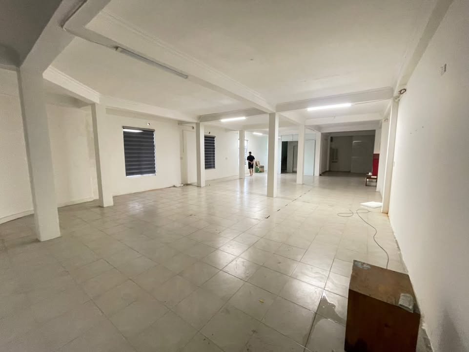 Cho thuê văn phòng tầng 4 đường Phan Đình Phùng 150m² - Vị trí đắc địa, giá tốt!