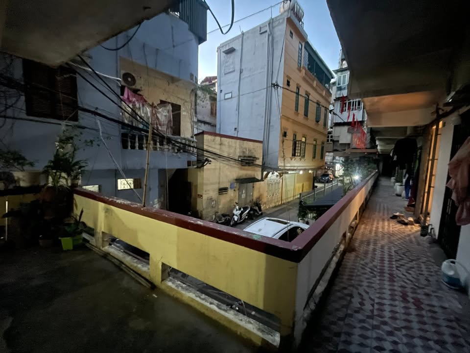 Nhà bán tập thể Tôn Đức Thắng, Đống Đa 65m² giá 4.2 tỷ - Giao thương thuận tiện!