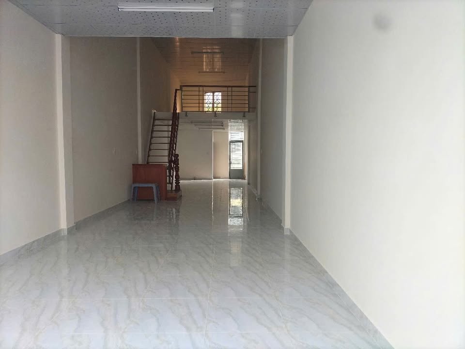 Nhà mặt tiền đường Nguyễn Triệu Luật, 80m² giá 4 tỷ - Vị trí đắc địa, gần chợ và trường học!