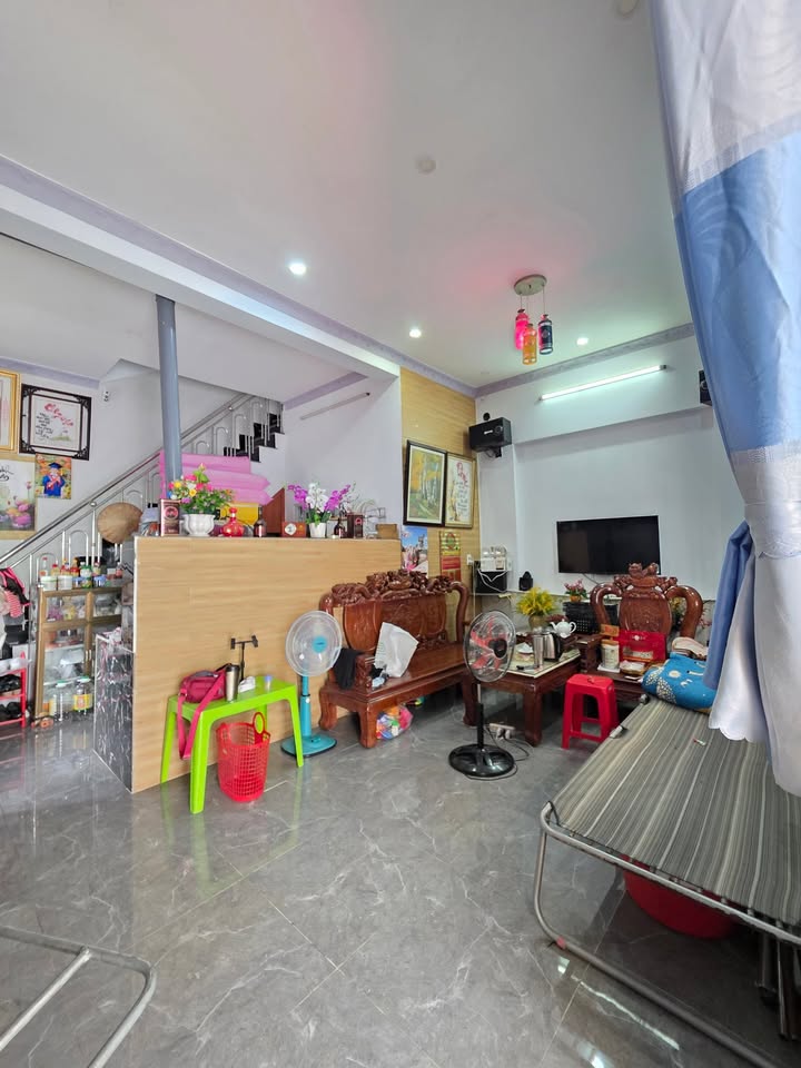 Nhà sổ chung Dĩ An 41m² giá 1.45 tỷ - Gần chợ xóm nghèo chỉ 200m!