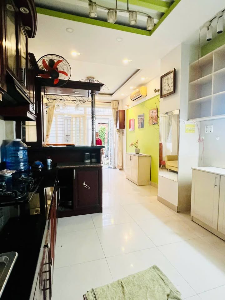 Nhà thuê Quận 10 3PN giá 15 triệu - Gần chợ Hoà Hưng, tiện ích đầy đủ!