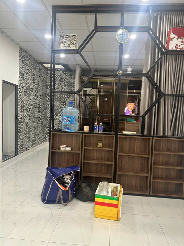 Nhà thuê hẻm Cống Quỳnh, Quận 1, 28m² giá 12 triệu - Phù hợp cho gia đình!