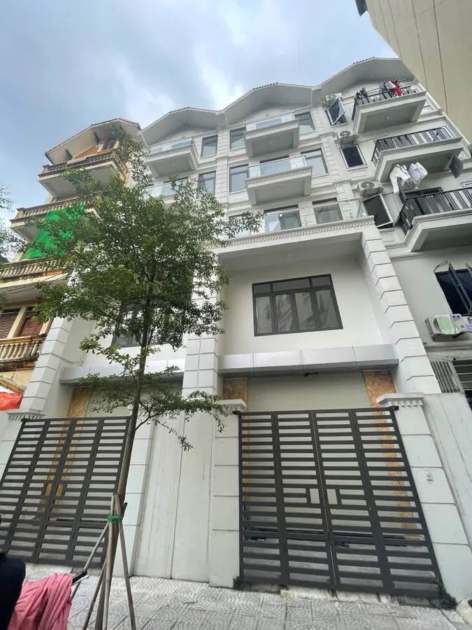 Nhà riêng Tiểu Khu Ngọc Khánh Ba Đình 85m² giá 28 tỷ - Phân lô VIP, an ninh tốt!